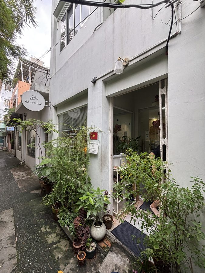 hè.ceramicの店内・商品（ホーチミン）