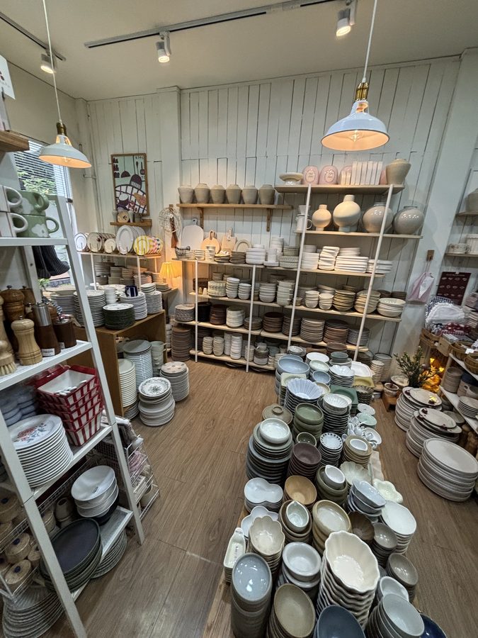 hè.ceramicの店内・商品(ホーチミン)