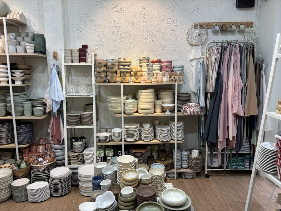 hè.ceramicの店内・商品(ホーチミン)