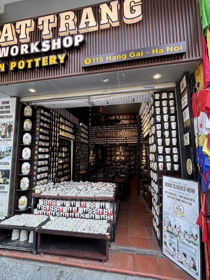 Authentic Bát Tràngの店内・商品(ハノイ)