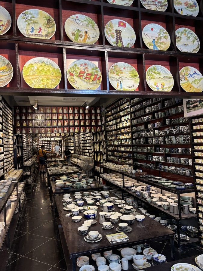 Authentic Bát Tràngの店内・商品(ハノイ)