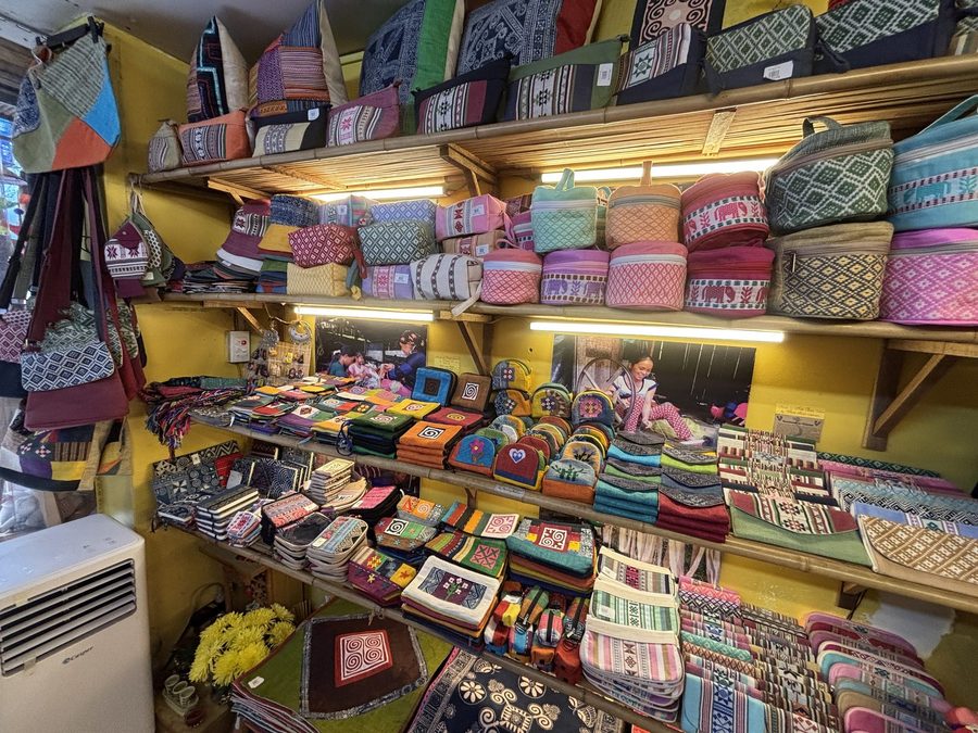 An Handmadeの店内・商品(ハノイ)