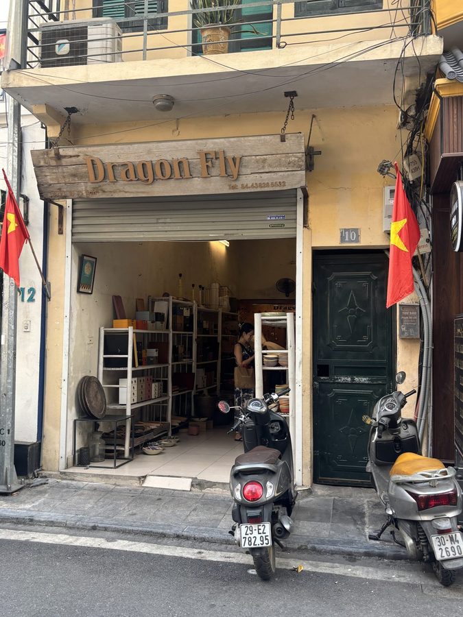 Dragon Flyの店内・商品(ハノイ)