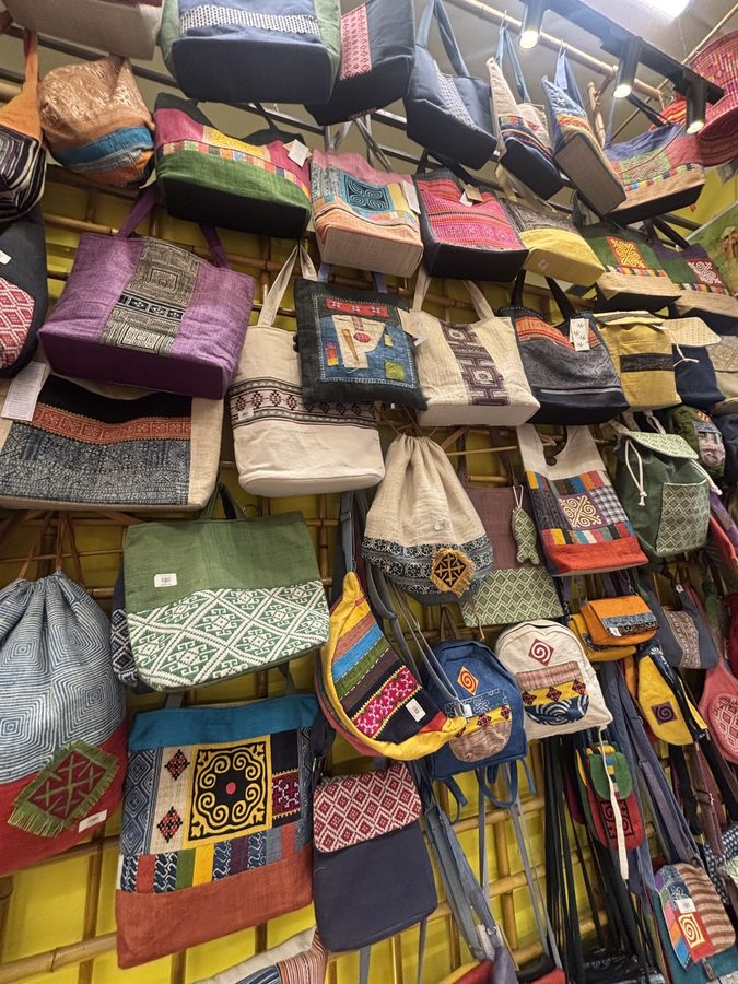 Mountain's Color 2の店内・商品(ハノイ)
