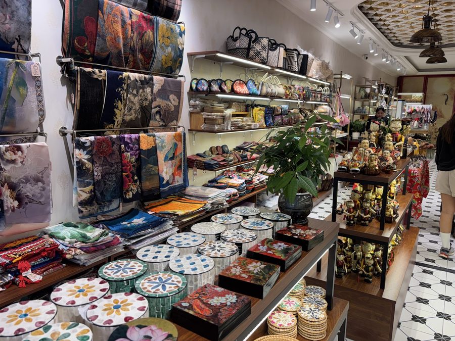 Thao Craftyの店内・商品（ハノイ）