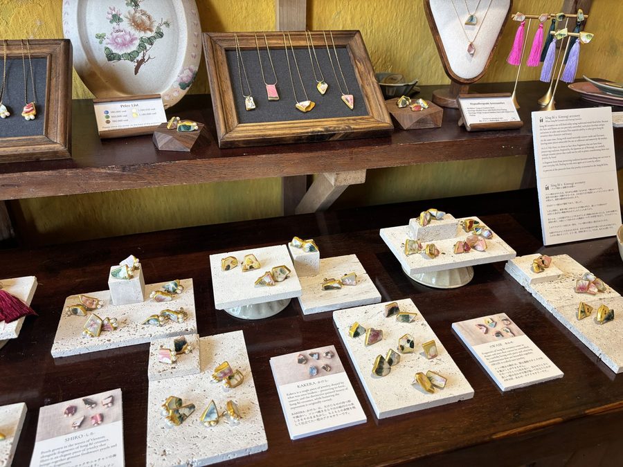ít ít Việt Nam Bến Thành(it it Vietnam)の店内・商品