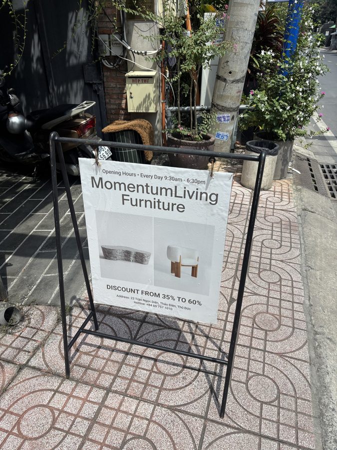 MomentumLiving Furnitureの店内・商品（ホーチミン）