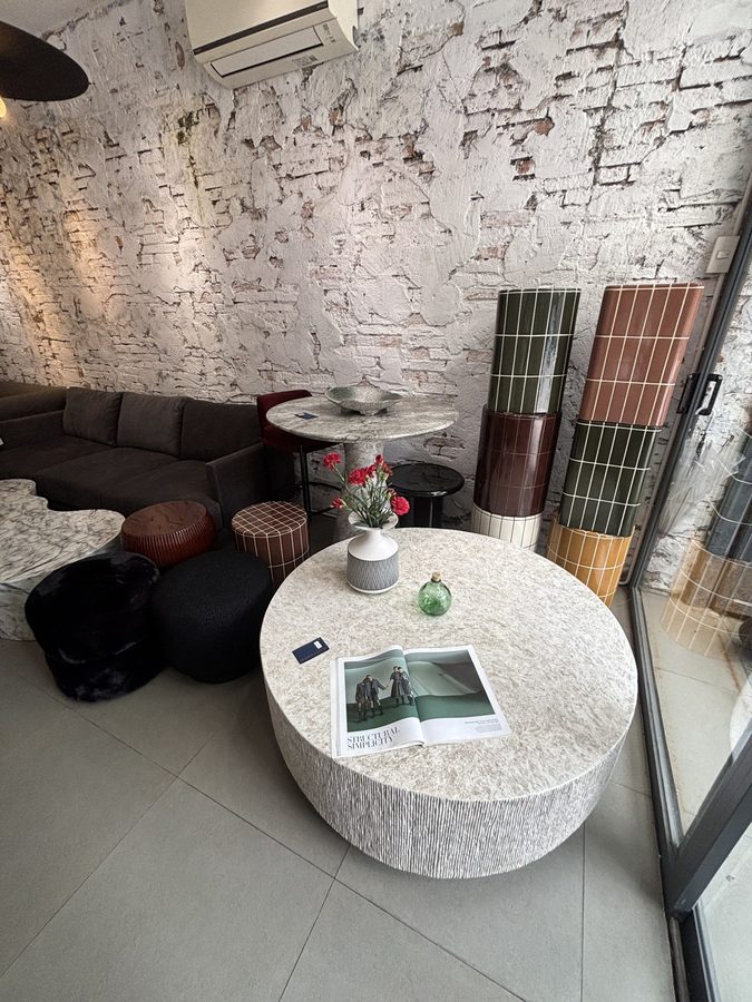 MomentumLiving Furnitureの店内・商品(ホーチミン)