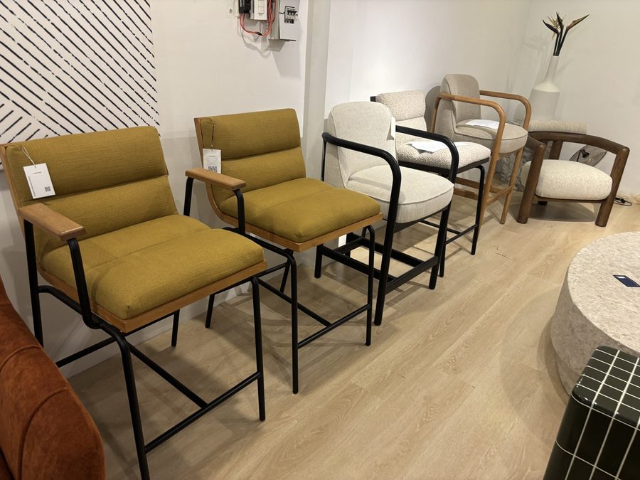MomentumLiving Furnitureの店内・商品(ホーチミン)