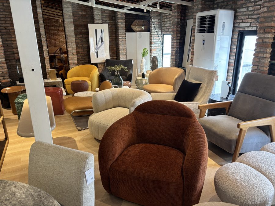 MomentumLiving Furnitureの店内・商品(ホーチミン)