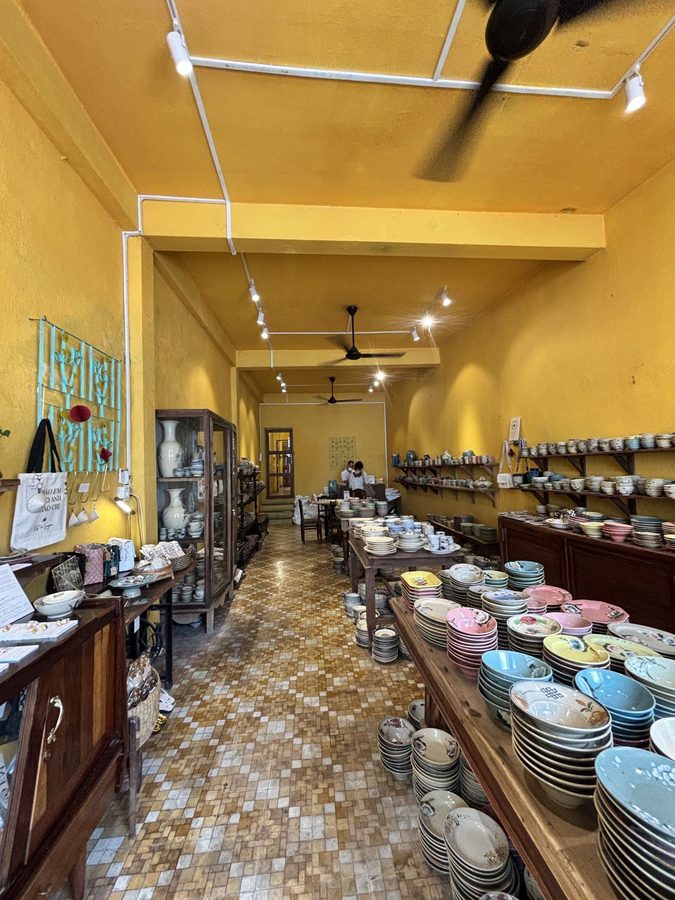 Nắng ceramics Bến Thành（1号店）の店内