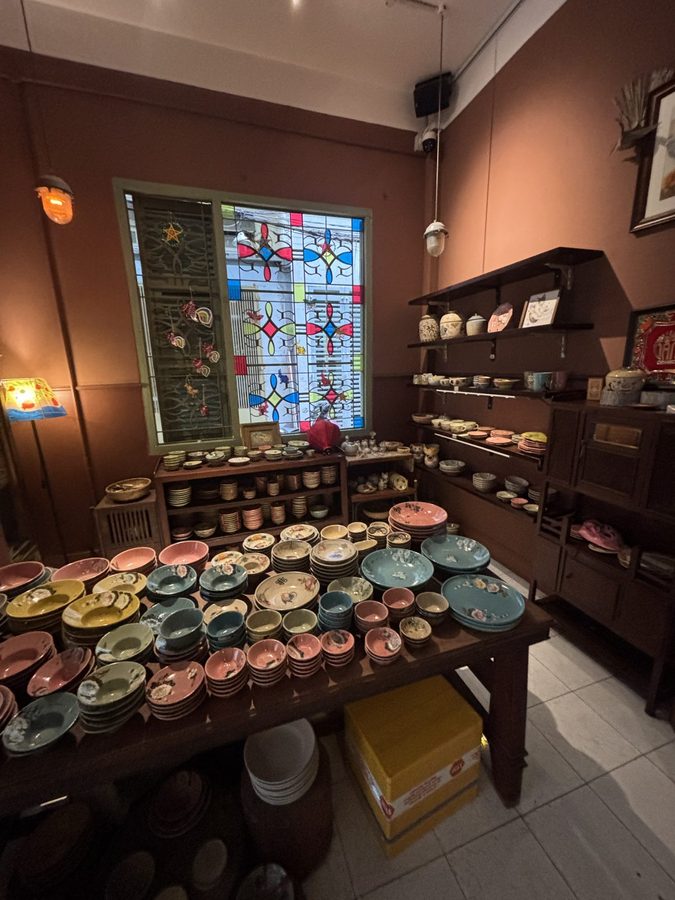 Nắng ceramics(3区・Nguyễn Đình Chiểu)の店内・商品
