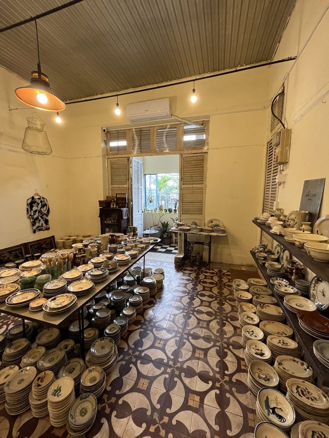 nhà và saigon(ニャーヴァ サイゴン)の店内・商品