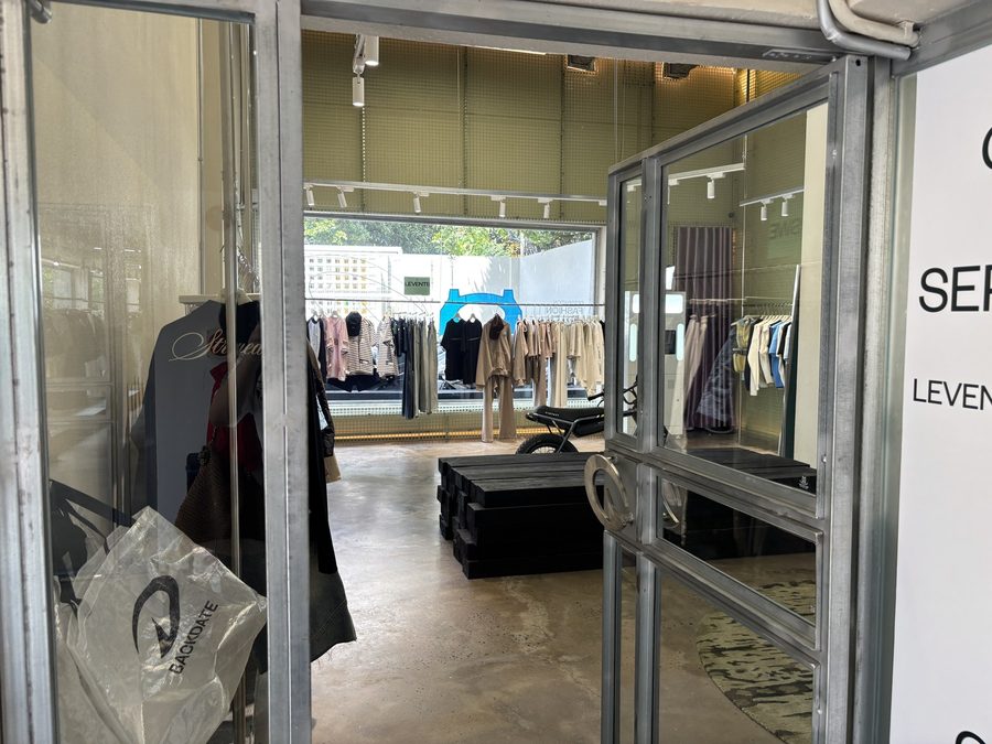02 COMMONSの店内・商品(ホーチミン)
