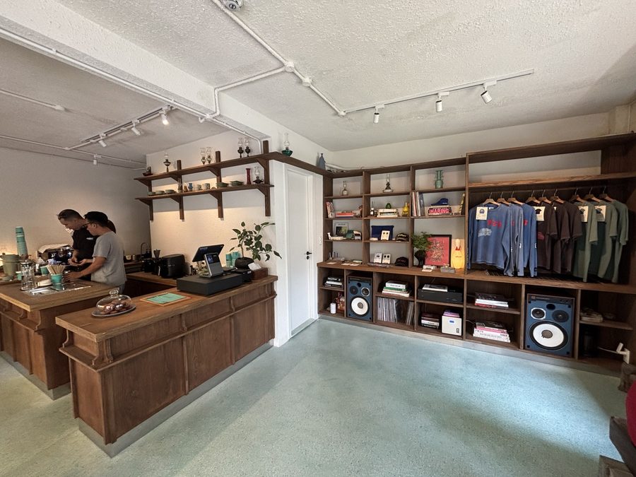 02 COMMONSの店内・商品(ホーチミン)