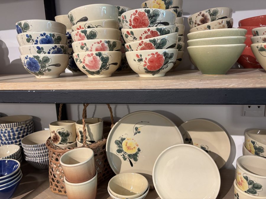Tuhu Ceramicsの店内・商品(ホーチミン)