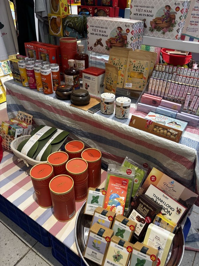 Vesta Lifestyle & Gifts – Flagship store(タオディエン)の店内・商品