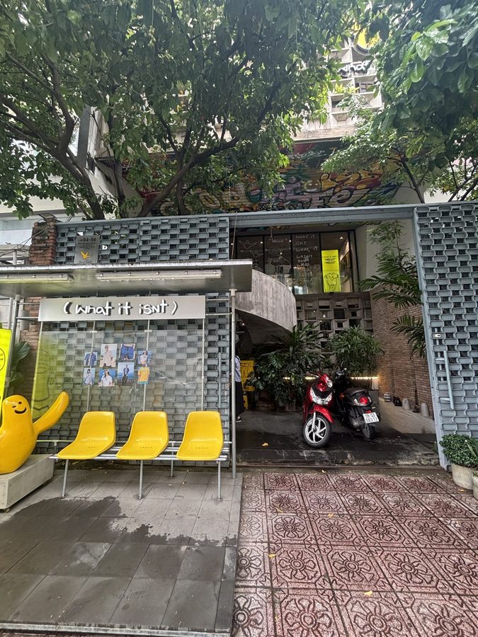 What it isNt Bình Thạnh House Flagship Storeの店内・商品